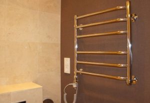 Установка электрического полотенцесушителя в ванной в Семилуки